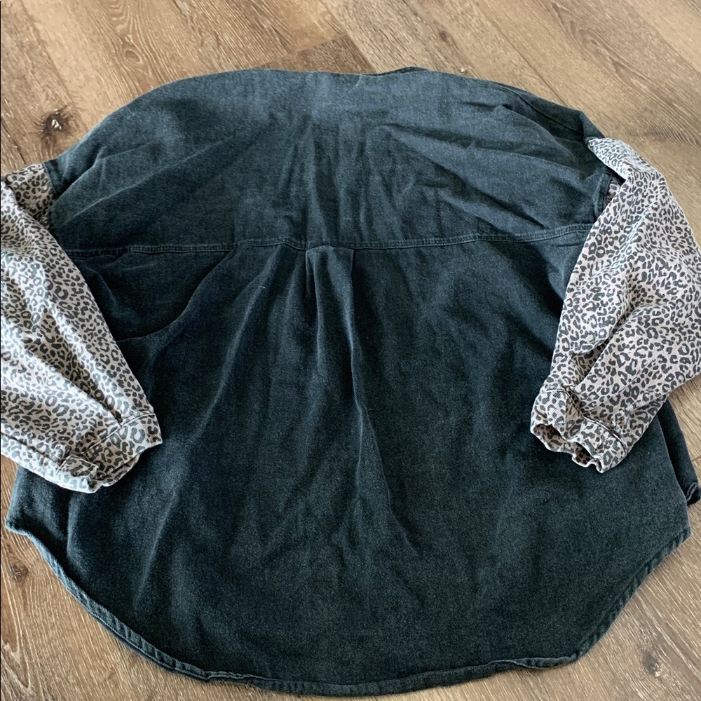 Vici Leopard Colorblock Black Washed Denim Shirt Jacket. Oversized fit. Medium. - Picture 5 of 7